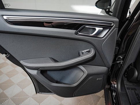 Certified 2023 Porsche Macan image 26