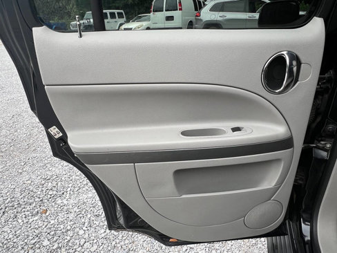 Used 2009 Chevrolet HHR LT w/ LT Preferred Equipment Group image 18