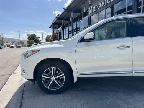 Used 2020 INFINITI QX60 Luxe w/ Essential Package image 3