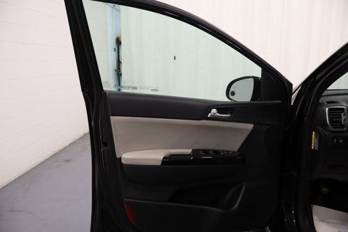 Used 2018 Kia Sportage EX w/ EX Sport Appearance Package image 9