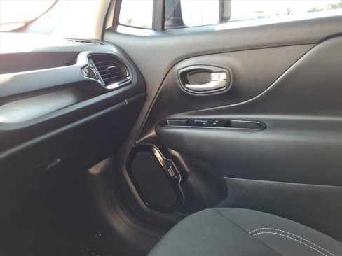 Used 2023 Jeep Renegade Altitude image 19