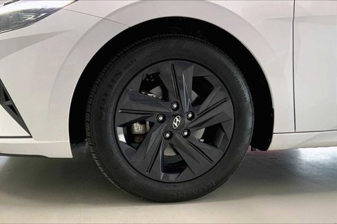 Used 2022 Hyundai Elantra SEL image 8