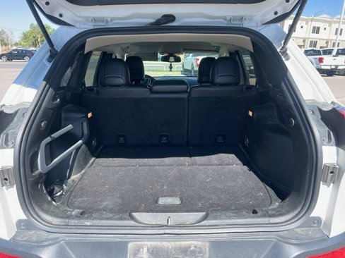 Used 2018 Jeep Cherokee Latitude Plus w/ Cold Weather Group image 18