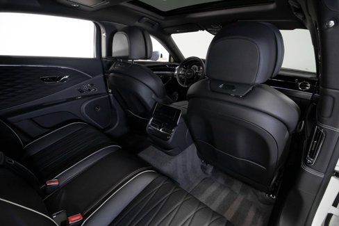 Used 2021 Bentley Flying Spur V8 image 64