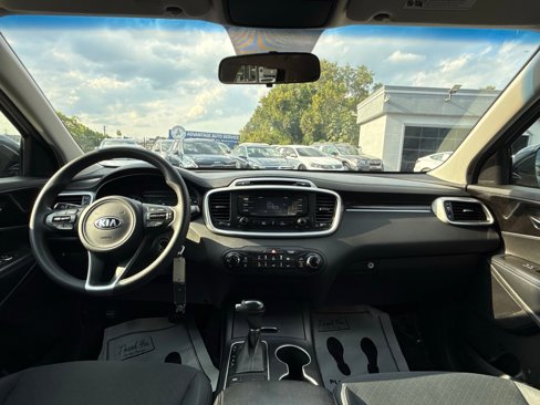 Used 2017 Kia Sorento LX image 37
