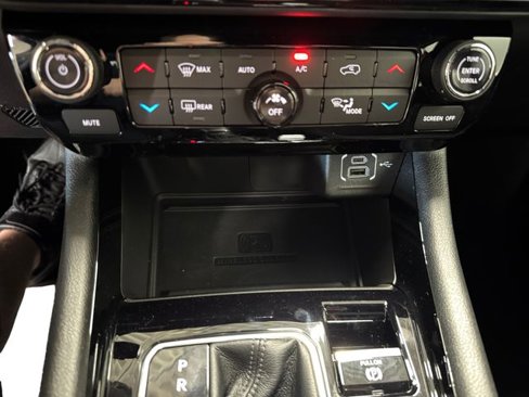 New 2026 Jeep Compass Latitude image 13