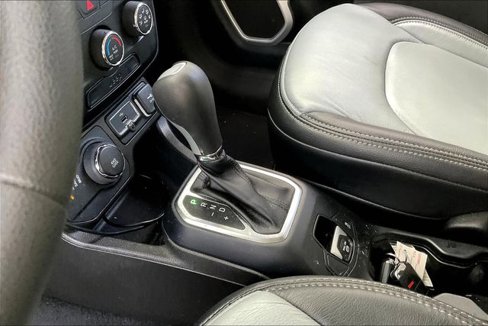 Used 2020 Jeep Renegade Sport w/ Sport Appearance Group image 14
