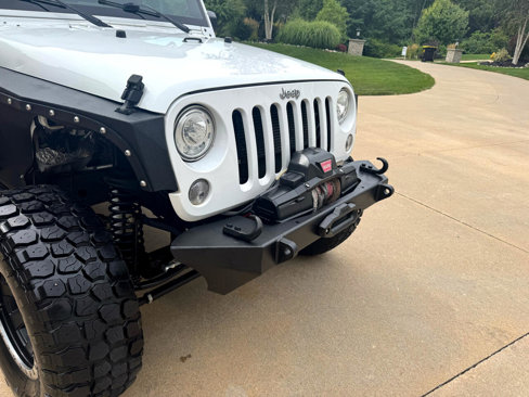 Used 2017 Jeep Wrangler Rubicon w/ Power Convenience Group image 29