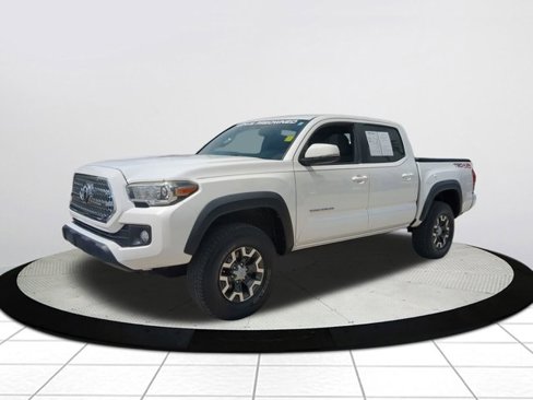 Used 2017 Toyota Tacoma TRD Off-Road image 7