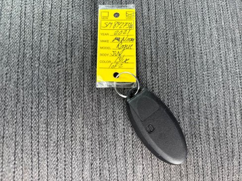 Used 2021 Nissan Rogue S image 29