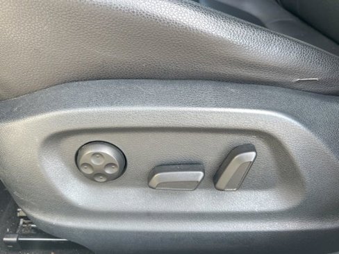 Used 2016 Volkswagen Tiguan SE image 16