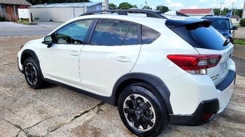 Used 2023 Subaru Crosstrek 2.0i Premium image 3