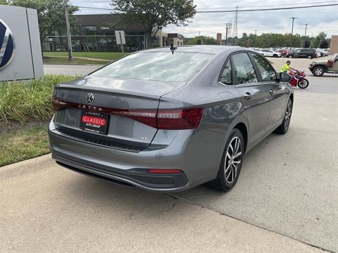 New 2025 Volkswagen Jetta SE image 5