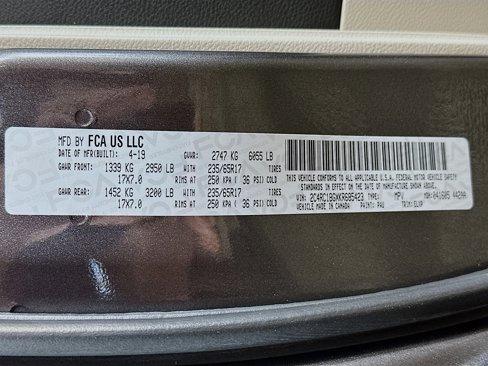Used 2019 Chrysler Pacifica Touring-L image 31