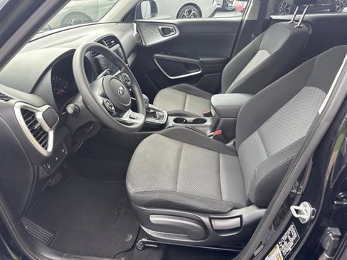 Used 2021 Kia Soul LX image 10