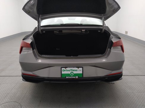 Used 2023 Hyundai Elantra Limited image 29