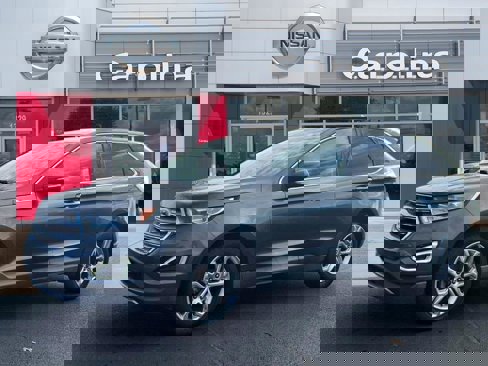 Used 2018 Ford Edge Titanium w/ Ford Safe & Smart Package image 3