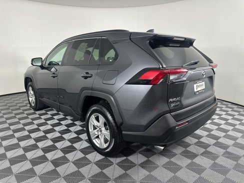 Used 2019 Toyota RAV4 XLE image 5