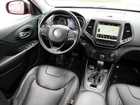 Used 2019 Jeep Cherokee Trailhawk image 9