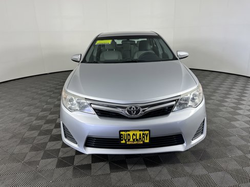Used 2013 Toyota Camry LE image 3
