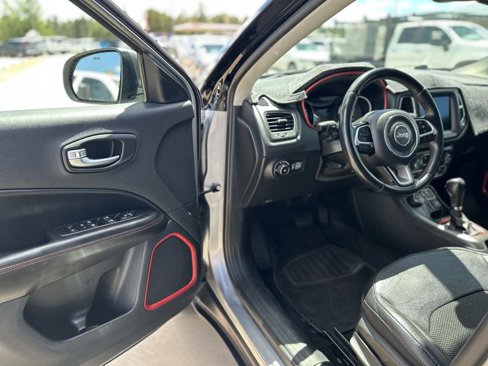 Used 2020 Jeep Compass Trailhawk image 13