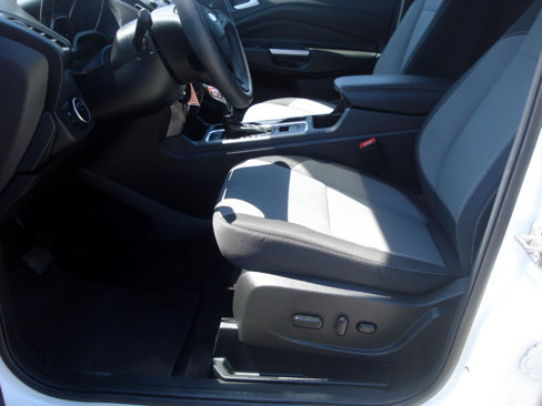 Used 2018 Ford Escape SE image 12