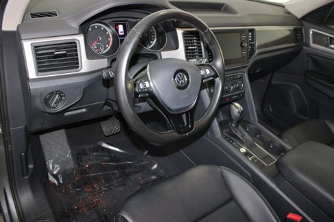 Used 2020 Volkswagen Atlas SE w/ Panoramic Sunroof Package image 4