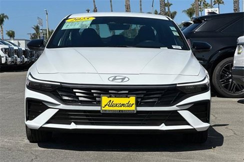 Certified 2025 Hyundai Elantra Sport image 9