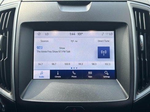Used 2020 Ford Edge SE image 16