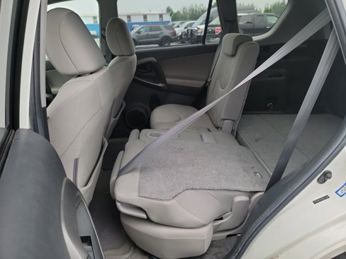 Used 2011 Toyota RAV4 4WD image 28