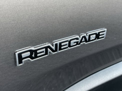 Used 2020 Jeep Renegade Latitude w/ Cold Weather Group image 30