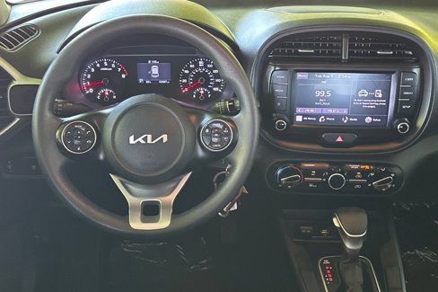Certified 2022 Kia Soul LX image 11