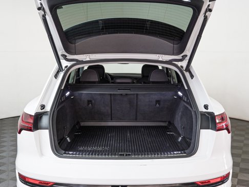 Used 2023 Audi e-tron Premium w/ Convenience Plus Package image 8