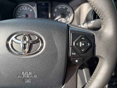 Used 2017 Toyota Tacoma SR image 27