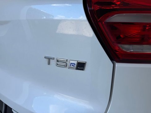 Used 2019 Volvo XC40 T5 R-Design image 34