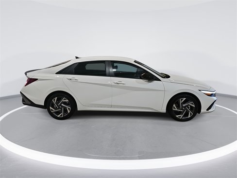 New 2025 Hyundai Elantra Sport image 4