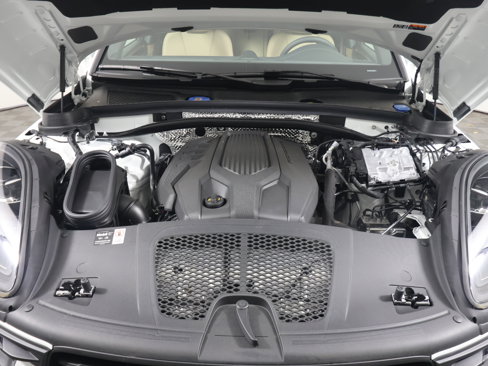 New 2025 Porsche Macan image 22
