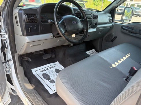 Used 2007 Ford F550 2WD Regular Cab Super Duty image 22