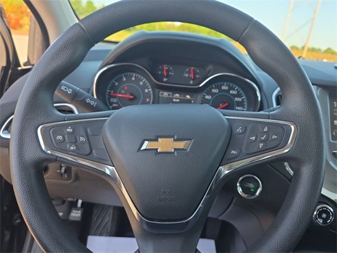 Used 2016 Chevrolet Cruze LT w/ Convenience Package image 21