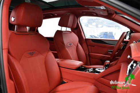 Used 2022 Bentley Bentayga image 48