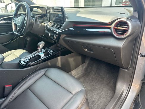 Certified 2025 Chevrolet Trax RS w/ Sunroof Package image 16