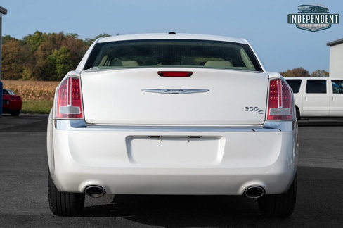 Used 2011 Chrysler 300 C image 3