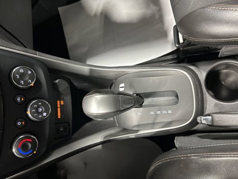 Used 2019 Chevrolet Trax LT w/ LT Convenience Package image 20