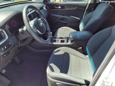 Used 2020 Kia Sorento LX image 10