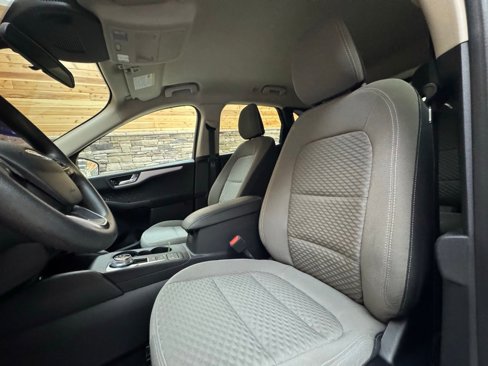 Used 2020 Ford Escape SE image 36