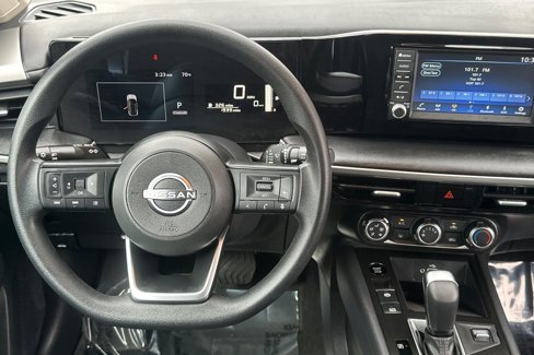 Used 2025 Nissan Kicks S w/ Charging Package image 15