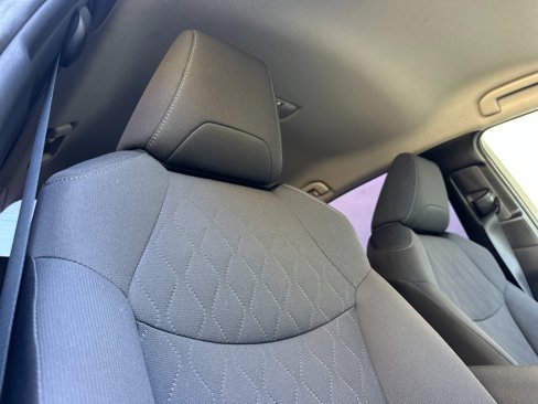 Used 2020 Toyota Corolla LE image 17