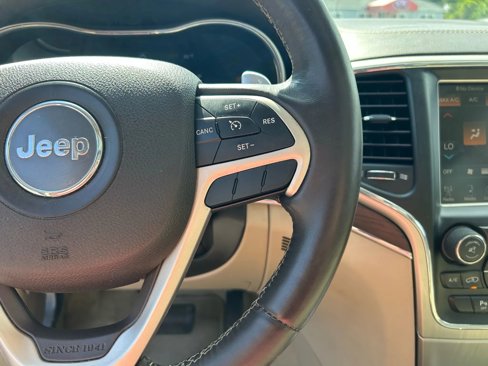 Used 2016 Jeep Grand Cherokee Overland image 15