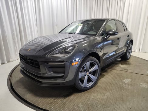 Used 2025 Porsche Macan image 1