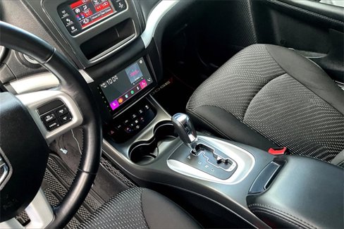 Used 2020 Dodge Journey SE w/ SE Popular Equipment Group image 14